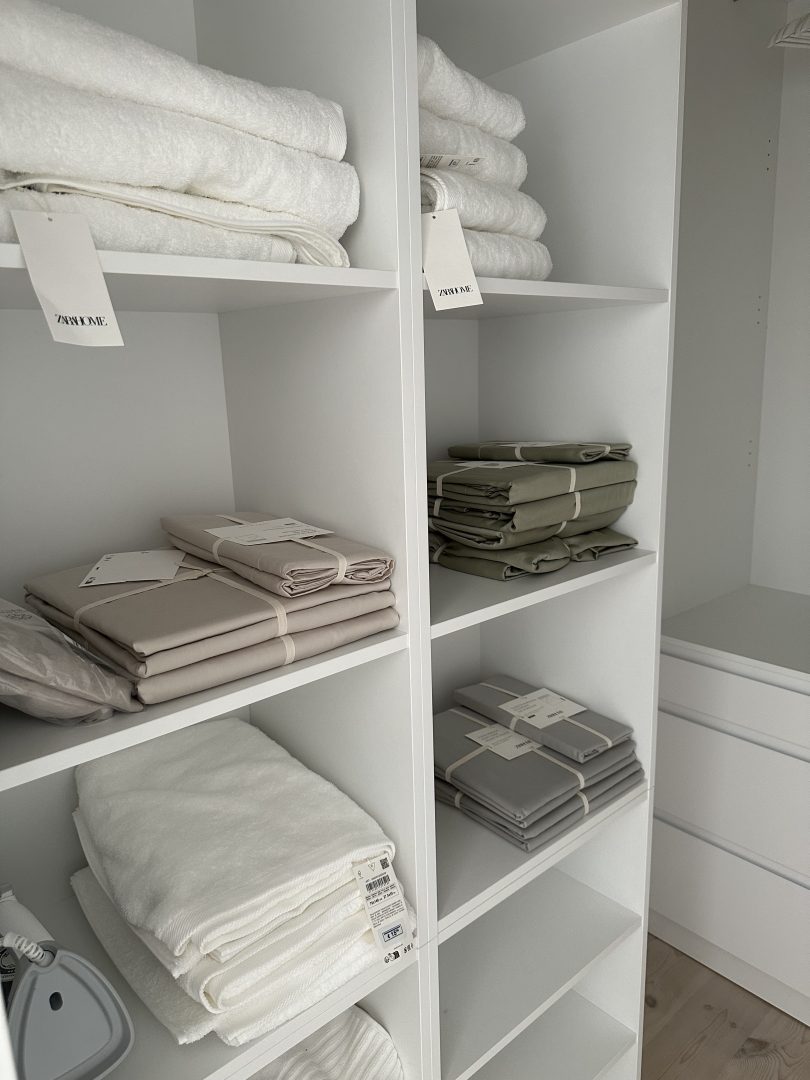 Kleiderschrank